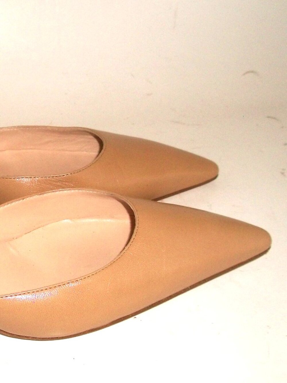 Manolo Blahnik Carolyne Beige Leather Slingback Mid-Heel Pumps 38.5M 8.5M READ - Picture 3 of 10